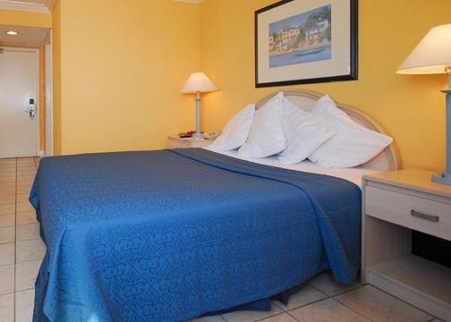 Holiday Inn Express & Suites Nassau Zimmer foto